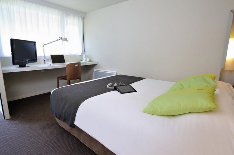 B&B Hotel Lorient Ланестер Екстериор снимка