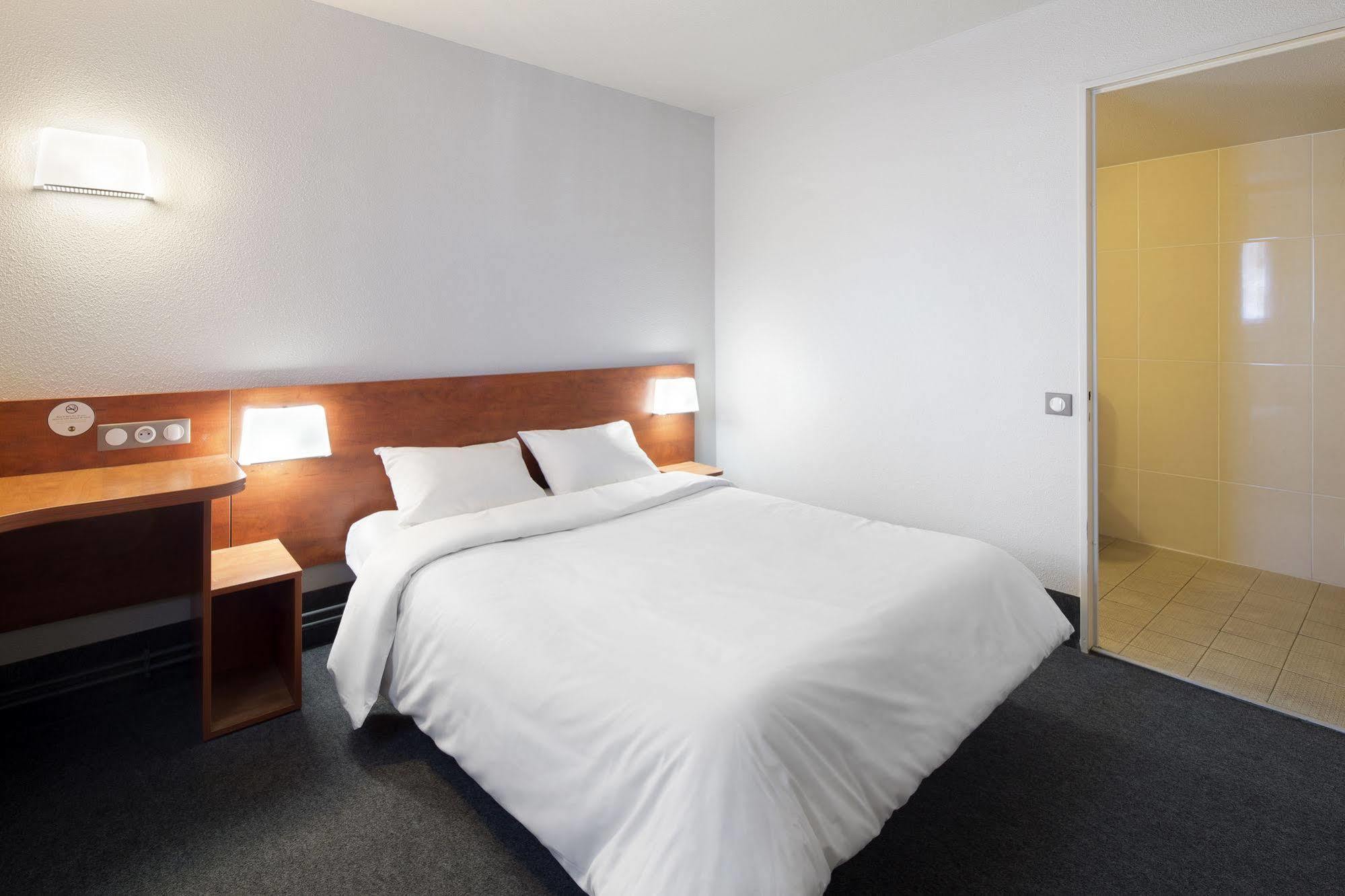 B&B Hotel Lorient Ланестер Екстериор снимка